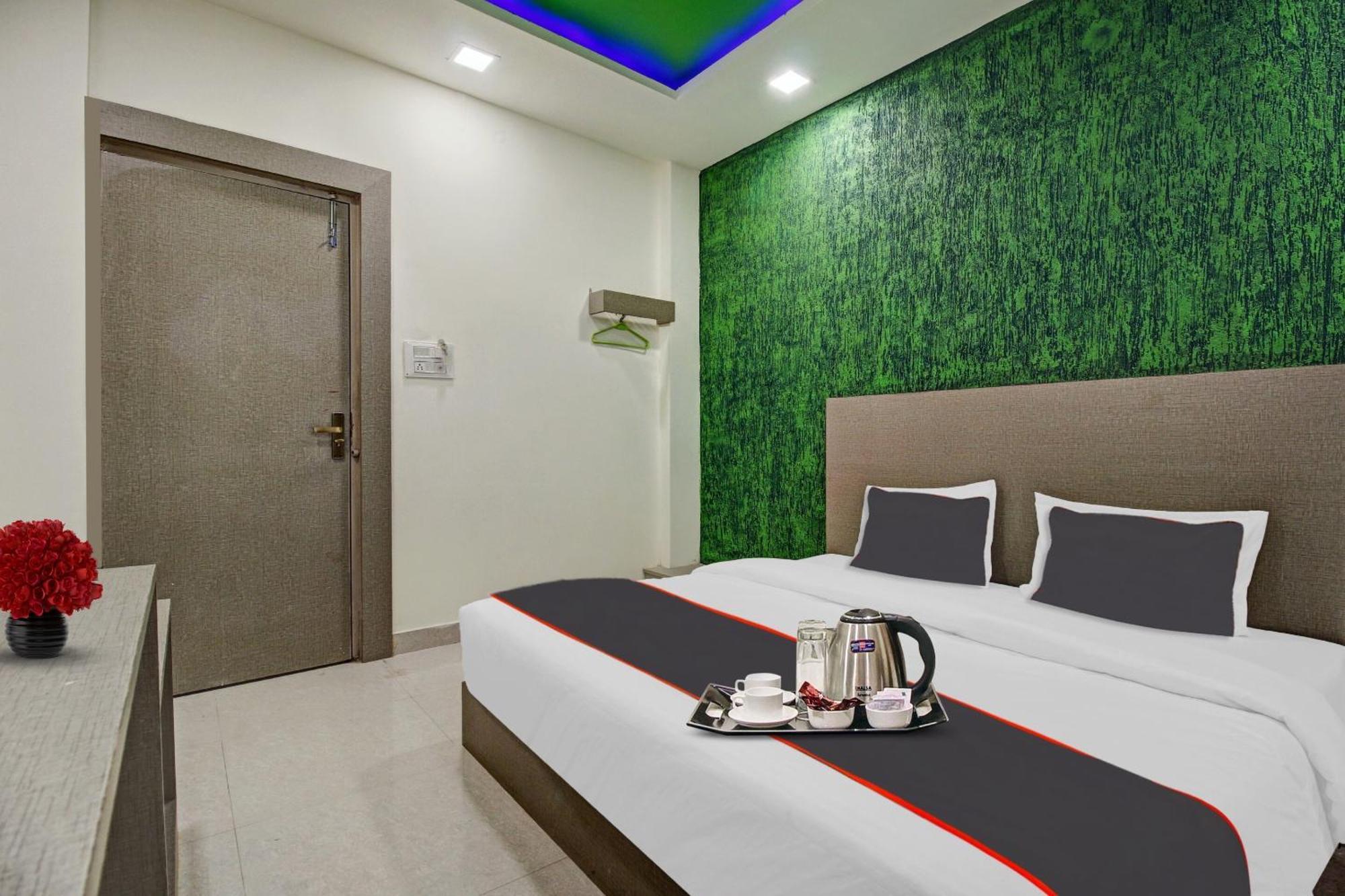 Super Collection O The Wishtler Hotel Bhopal Exterior foto